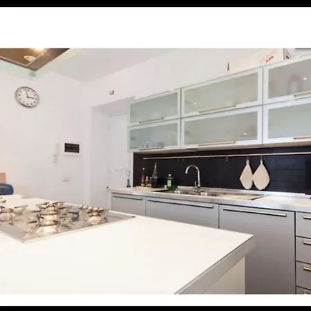 New Luxury House 5stars روما